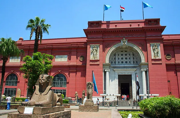 Day Two: Tour to Giza Pyramids & The Egyptian Museum